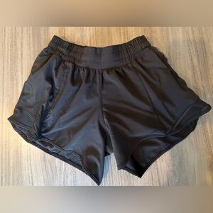 Lululemon Hotty Hot Low Rise 4 “ Lined Short, Size 4